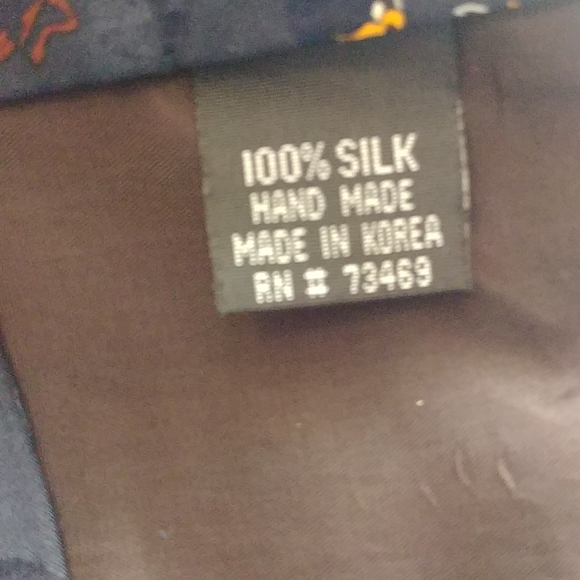 Looney Tunes Mania Tie - Picture 6 of 6